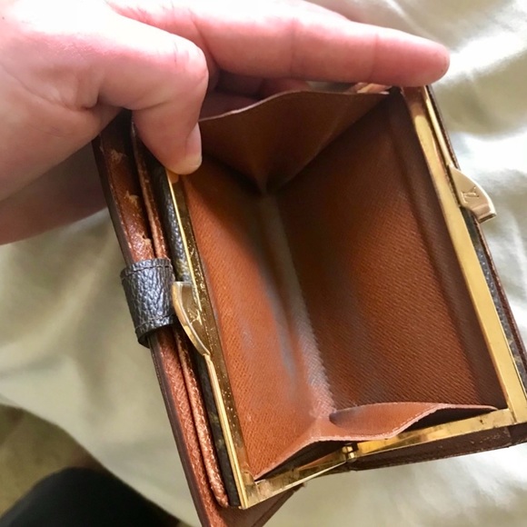 Vintage Louis Vuitton Wallet 👝 - Picture 5 of 8